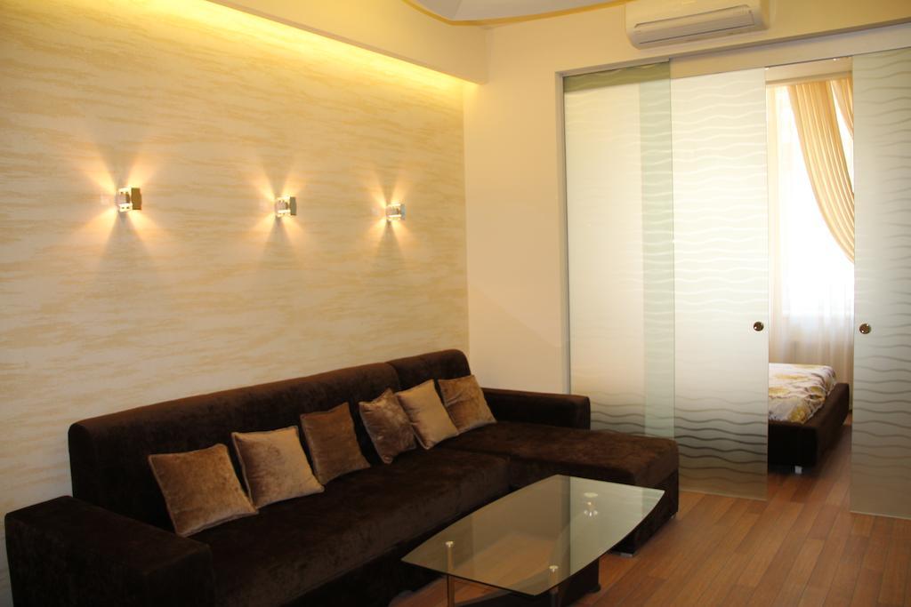 Apartment In Center Of Odessa الغرفة الصورة